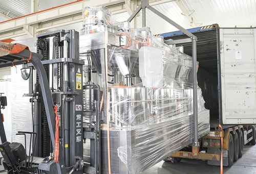Máquina de revestimento de porcas totalmente automática de três estações enviada para a Malásia